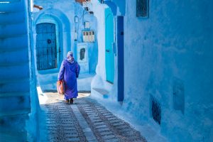 Lady with shopping in Chefchaouen
